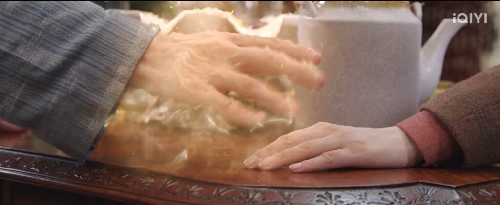 Thousand Years For You Episode 9 stopped his hand